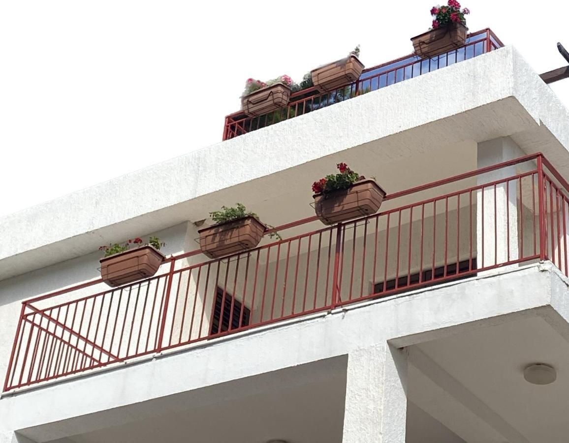 Apartments Almaja Villa Petrovac Buitenkant foto