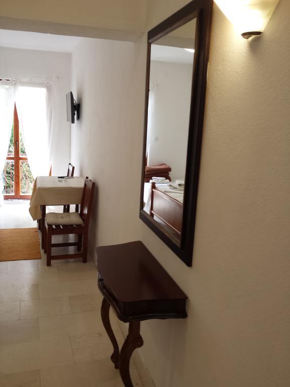 Apartments Almaja Villa Petrovac Kamer foto